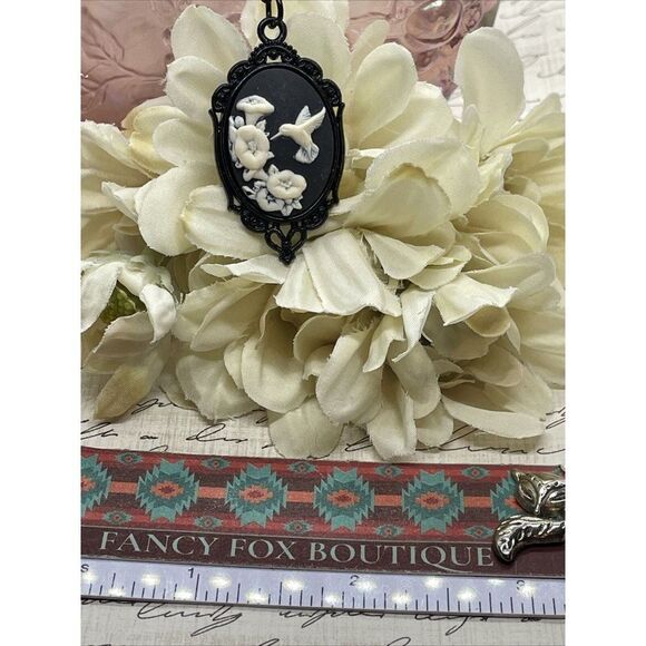 Cameo Necklace Hummingbird Bird Prom Nautical Wedding Party White black Heart - Picture 7 of 11